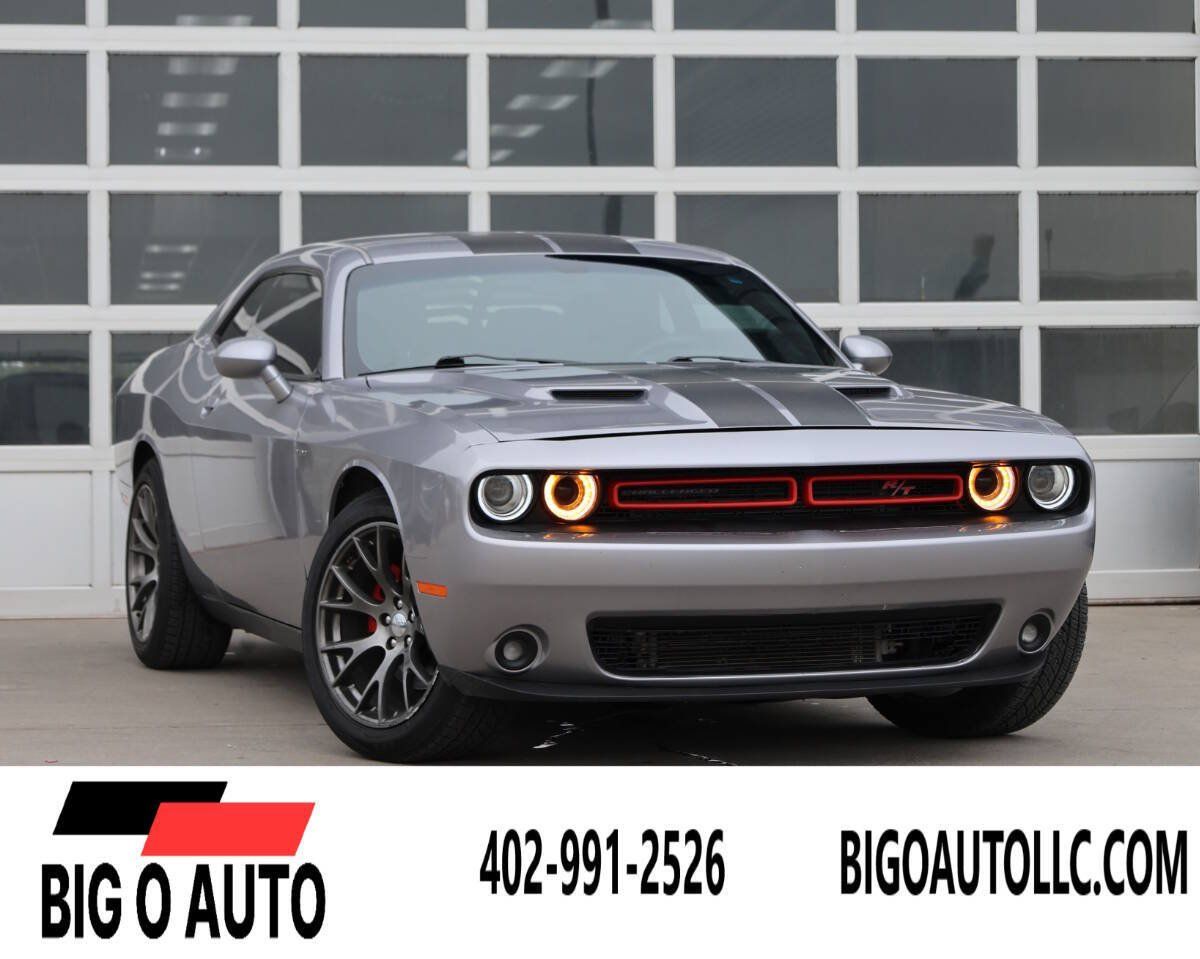 Used 2017 Dodge Challenger R/T RWD image 1