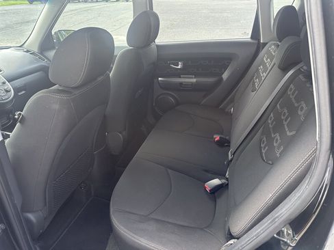 Used 2013 Kia Soul + FWD image 6