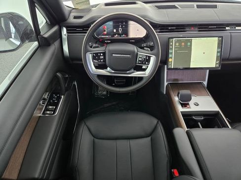New 2026 Land Rover Range Rover Long Wheelbase SE image 12