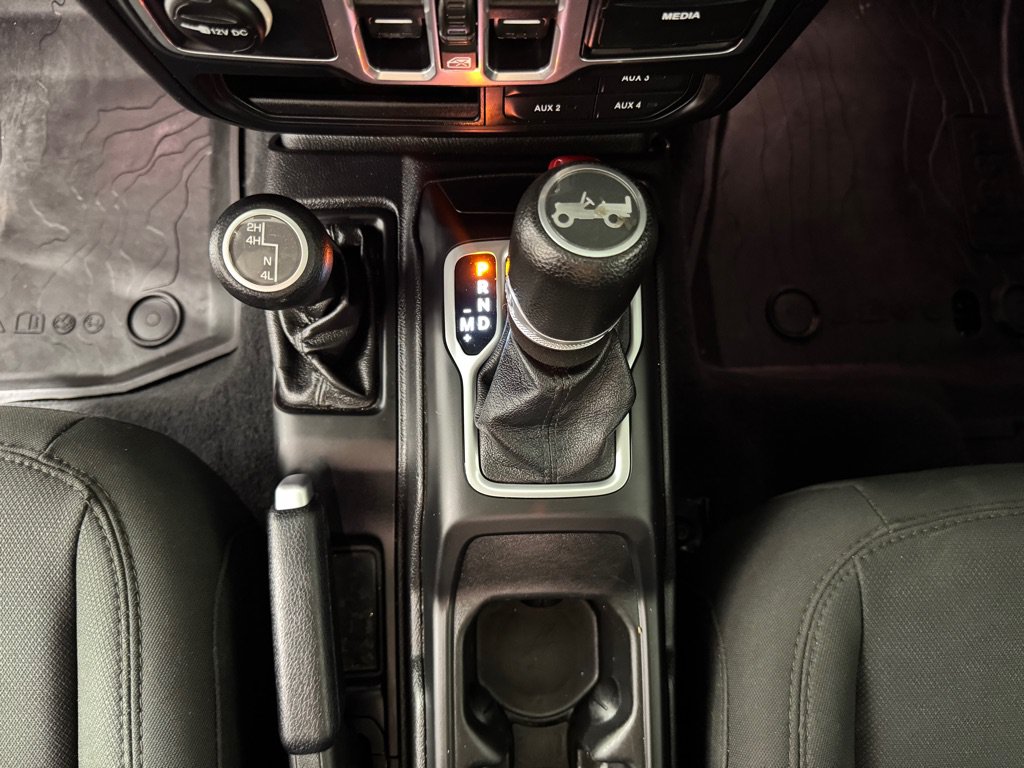 Used 2018 Jeep Wrangler Unlimited Sport S AWD/4WD image 18