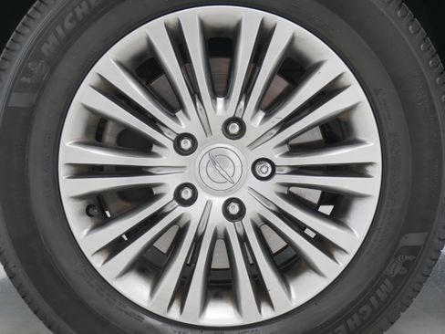 Used 2014 Chrysler Town & Country Touring-L w/ Driver Convenience Group image 29