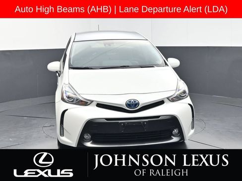 Used 2017 Toyota Prius V Five w/ Advanced Technology Package FWD image 4