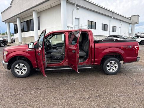 Used 2015 Ford F150 XLT w/ Equipment Group 301A Mid AWD/4WD image 4