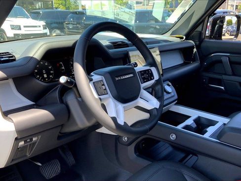 New 2025 Land Rover Defender 130 X-Dynamic SE AWD/4WD image 3