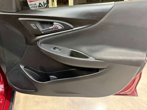 Used 2018 Chevrolet Malibu LT image 47