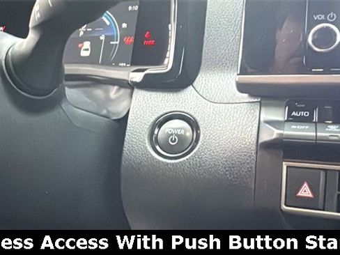 Used 2025 Toyota Camry LE image 6