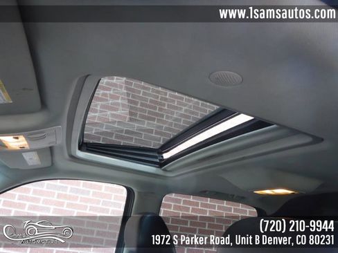 Used 2013 Chevrolet Avalanche LTZ image 32