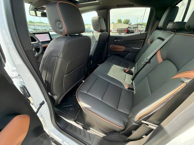 New 2026 GMC Canyon AT4 w/ Technology Plus Package AWD/4WD image 23