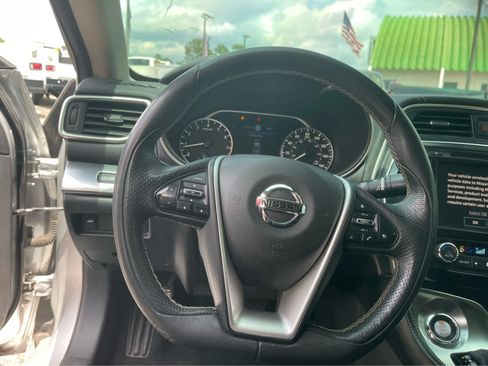 Used 2021 Nissan Maxima 3.5 SV w/ Floor Mat Group FWD image 17