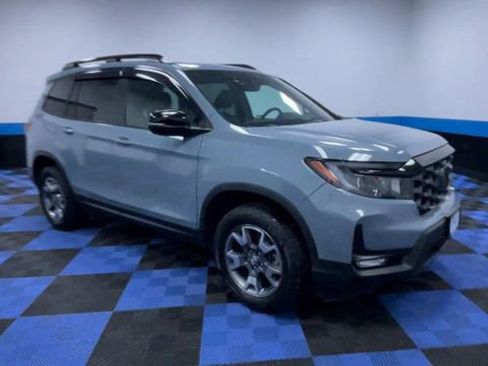 Certified 2023 Honda Passport TrailSport image 2