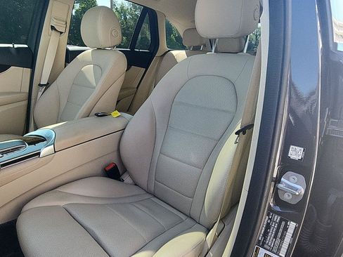 Used 2020 Mercedes-Benz GLC 300 4MATIC image 19