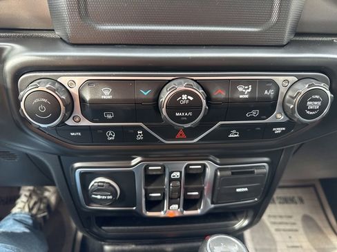 Used 2022 Jeep Wrangler Unlimited Sport image 53