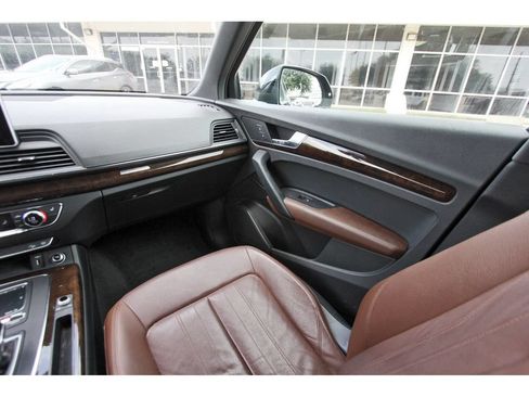 Used 2018 Audi Q5 2.0T Premium AWD/4WD image 11