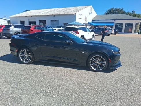 Used 2019 Chevrolet Camaro LT w/ RS Package image 11