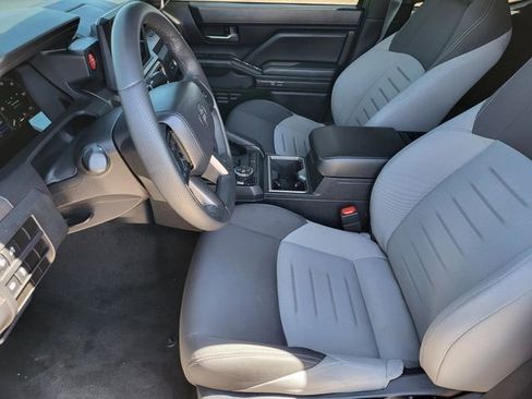 Used 2025 Toyota Tacoma TRD Off-Road image 12