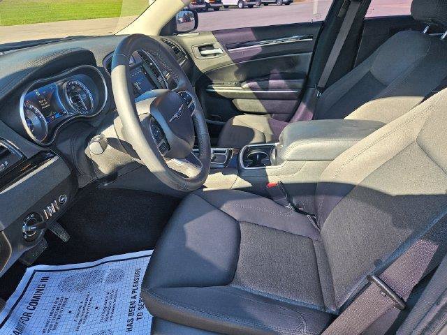 Used 2023 Chrysler 300 Touring w/ Sport Appearance Package RWD image 9