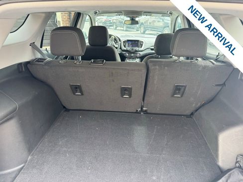 Used 2022 GMC Terrain SLE w/ Driver Convenience Package image 13