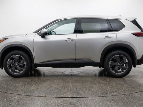 Used 2025 Nissan Rogue SV AWD/4WD image 5
