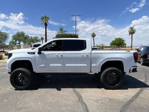 Used 2022 GMC Sierra 1500 Elevation w/ X31 Off-Road Package AWD/4WD image 4