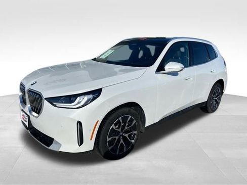 Used 2025 BMW X3 xDrive30i w/ Premium Package image 3