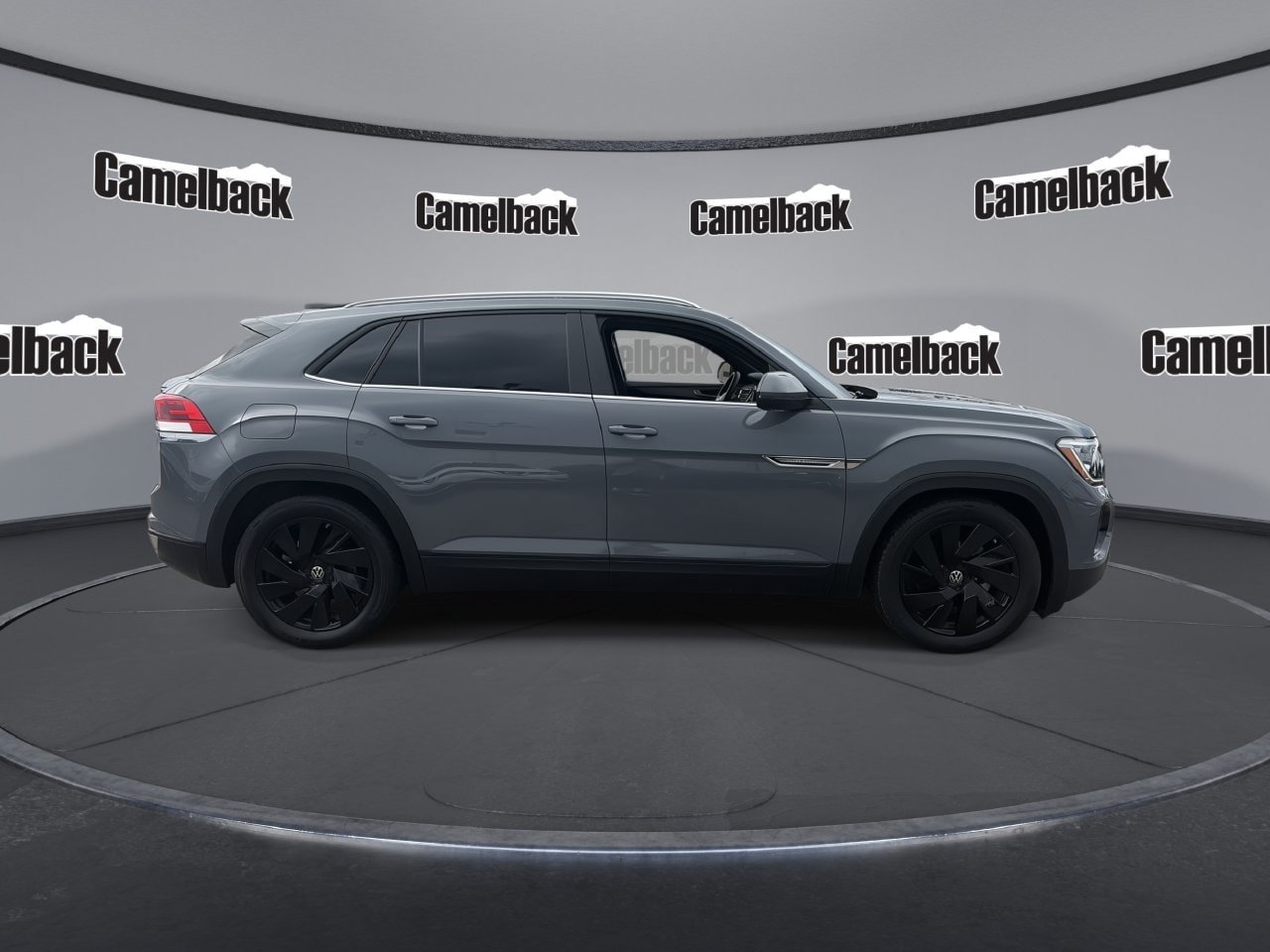 Used 2024 Volkswagen Atlas Cross Sport SE FWD image 8