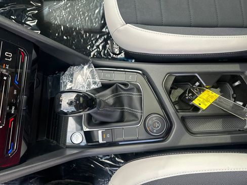 New 2026 Volkswagen Taos SE AWD/4WD image 17