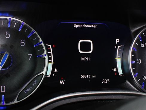 Used 2023 Chrysler Pacifica Touring-L w/ S Appearance Package image 26