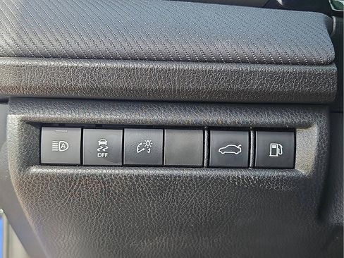 Used 2025 Toyota Camry SE image 16