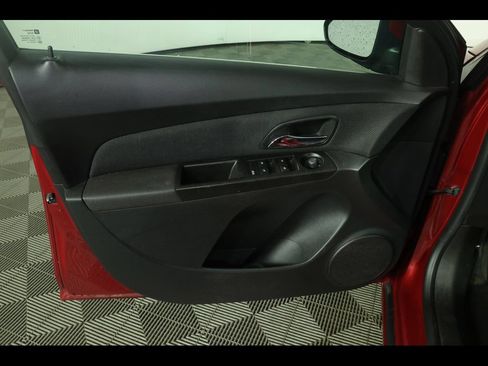 Used 2014 Chevrolet Cruze LT FWD image 12