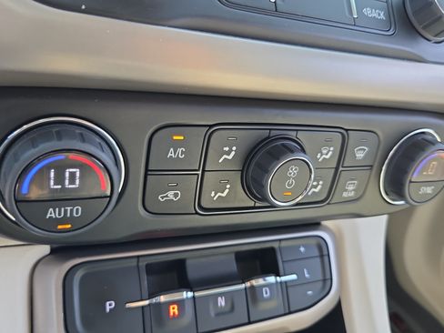 Used 2023 GMC Acadia Denali w/ Denali Technology Package AWD/4WD image 25