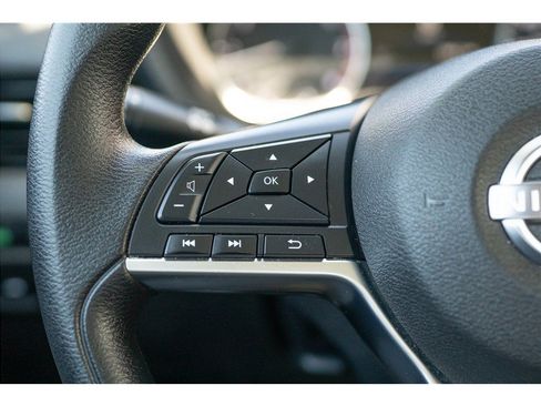 Used 2024 Nissan Sentra SV FWD image 10