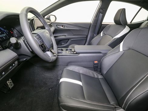 New 2026 Toyota Camry Hybrid image 25