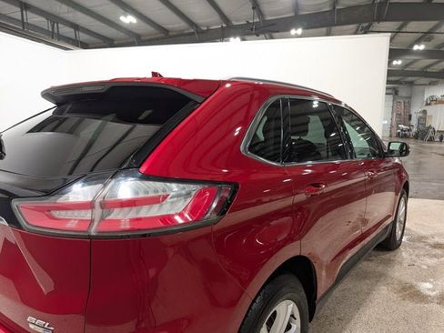 Used 2020 Ford Edge SEL w/ Convenience Package image 3