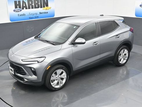 Used 2025 Buick Encore GX Preferred AWD/4WD image 23