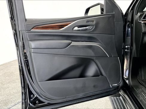 Used 2022 Cadillac Escalade Premium Luxury w/ Performance Package AWD/4WD image 22