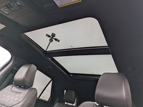 Used 2025 Ford Explorer Platinum w/ LUX Leather Package image 17