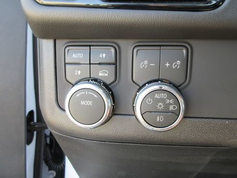 New 2026 GMC Yukon Denali w/ Sun & Power Step Package AWD/4WD image 17