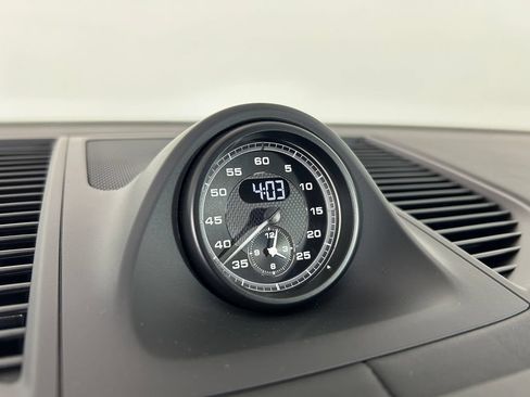 Certified 2025 Porsche Macan AWD/4WD image 15