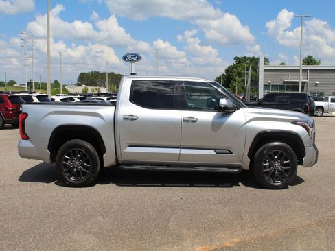 Used 2022 Toyota Tundra Platinum RWD image 4