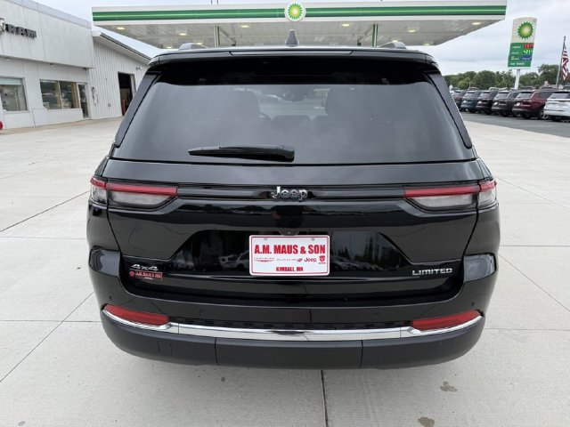 Used 2024 Jeep Grand Cherokee Limited AWD/4WD image 7