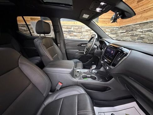Used 2023 Chevrolet Traverse RS AWD/4WD image 16