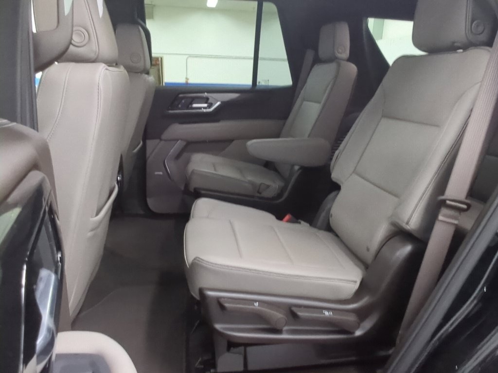 Used 2025 GMC Yukon Elevation AWD/4WD image 27