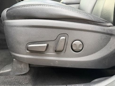 Used 2019 Hyundai Santa Fe Limited image 25