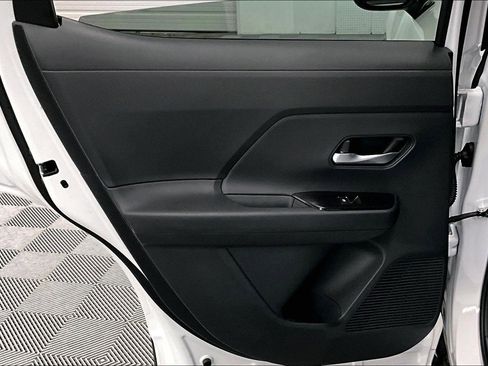 New 2026 Nissan Kicks SR w/ SR Premium Package FWD image 30