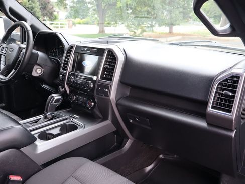 Used 2016 Ford F150 XLT w/ Equipment Group 302A Luxury AWD/4WD image 17