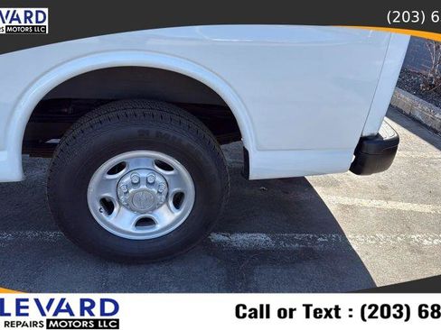 Used 2015 Chevrolet Express 2500 Extended RWD image 10