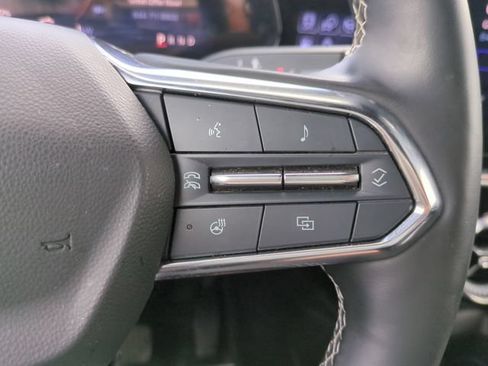 Used 2024 Chevrolet Blazer EV LT AWD/4WD image 31