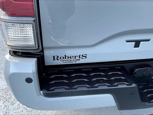 Certified 2020 Toyota Tacoma TRD Off-Road w/ TRD Premium Off Road Package image 22