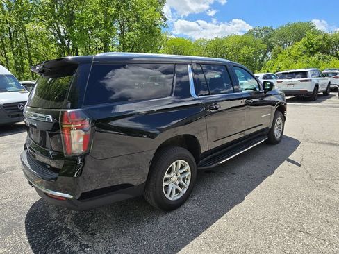 Used 2024 Chevrolet Suburban LT AWD/4WD image 8
