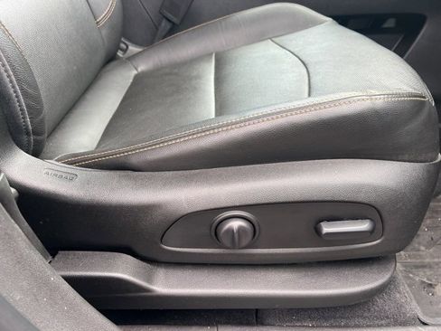 Used 2021 GMC Terrain SLT w/ Infotainment Package II image 12